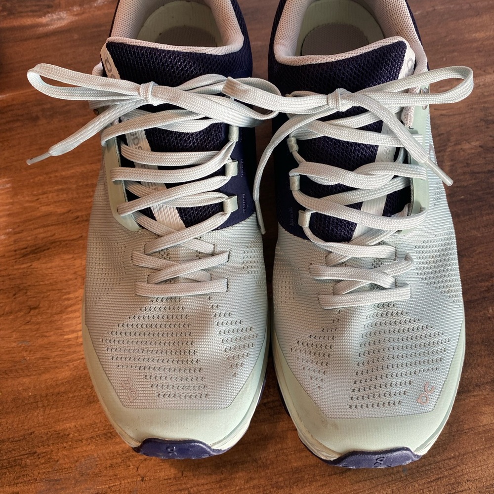 On Running Navy and Mint Sneakers Cloud Surfer Size 8 - Picture 2 of 13